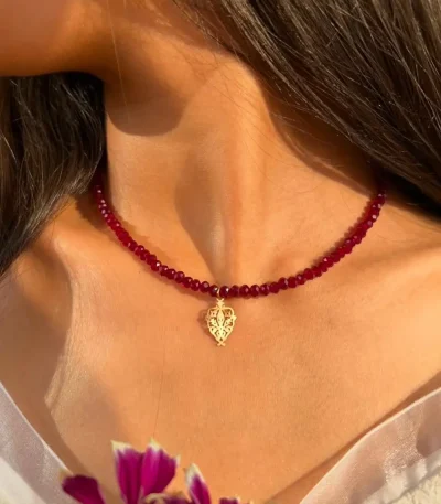 چوکر با سنگ زرشکی