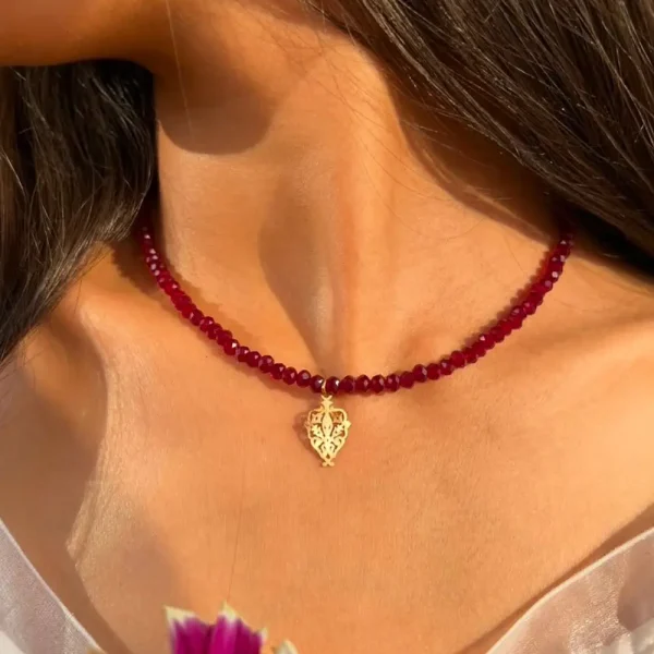 چوکر با سنگ زرشکی