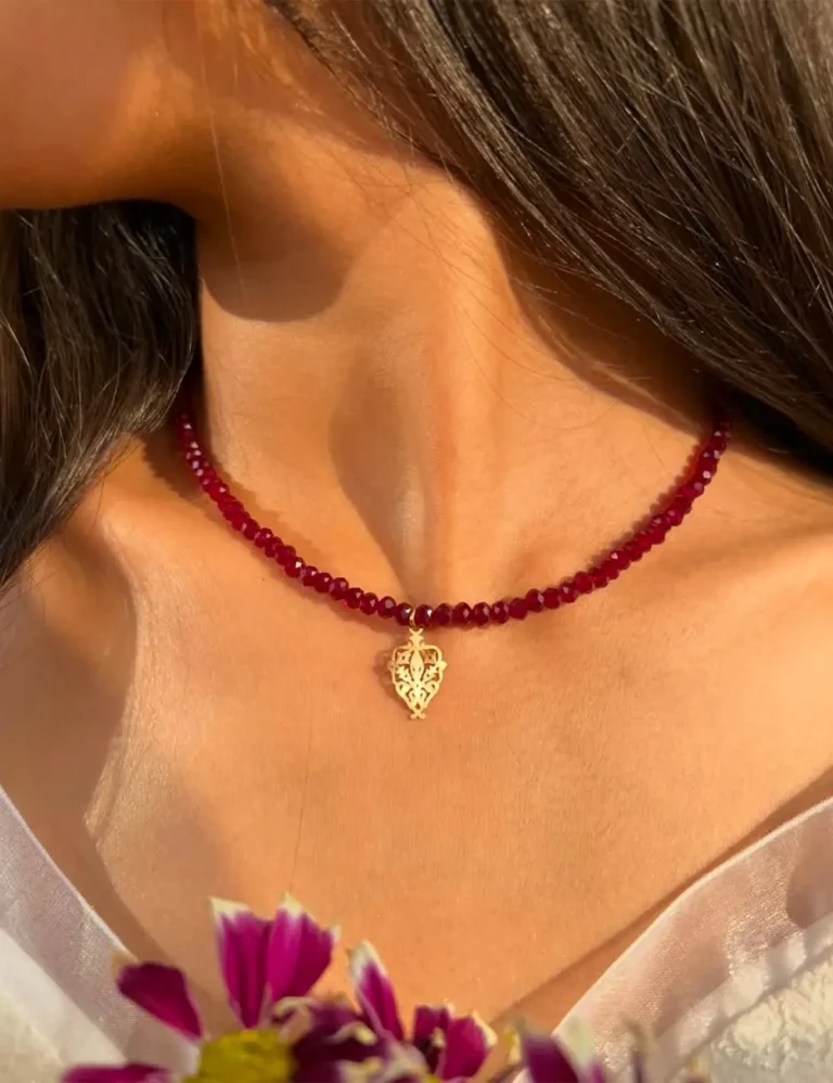 چوکر با سنگ زرشکی